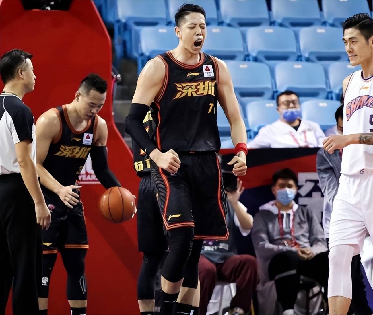 包含CBA季后赛集结日再迎强敌,深圳男篮调整名单,主帅态度:媒体盛赞,轮换策略成焦点的词条 包含CBA季后赛集结日再迎强敌,深圳男篮调整名单,主帅态度:媒体盛赞,轮换策略成焦点的词条