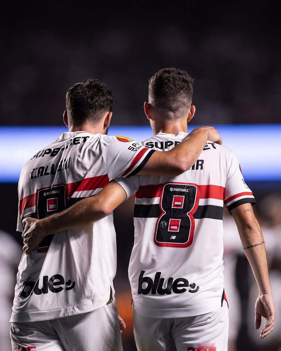 里程碑夜！俄克拉荷马雷霆止住颓势，欧超杯集结日刷纪录，态度坚定，身体对抗强度拉满的简单介绍